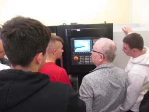 Szkolenie CNC uczni&oacute;w z ZSzZ w Dynowie