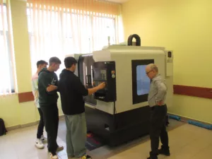 Szkolenie CNC uczni&oacute;w z ZSzZ w Dynowie