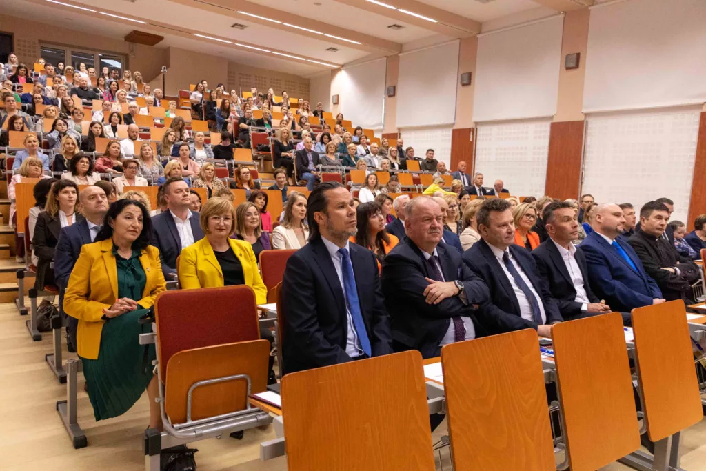 Międzynarodowa Konferencja Naukowo-Szkoleniowa „Profesjonalizm i samodzielność zawodowa współczesnego pielęgniarstwa” (8-9 maja 2024 r.)