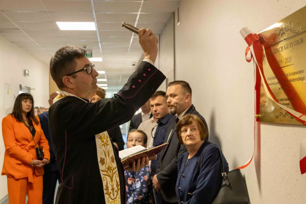 Nadanie Centrum Symulacji Medycznej imienia prof. Edyty Guty oraz odsłonięcie pamiątkowej tablicy