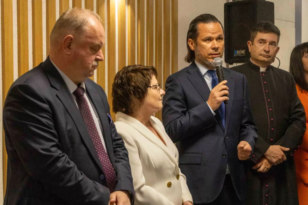 Nadanie Centrum Symulacji Medycznej imienia prof. Edyty Guty oraz odsłonięcie pamiątkowej tablicy