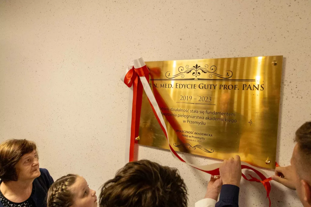 Nadanie Centrum Symulacji Medycznej imienia prof. Edyty Guty oraz odsłonięcie pamiątkowej tablicy