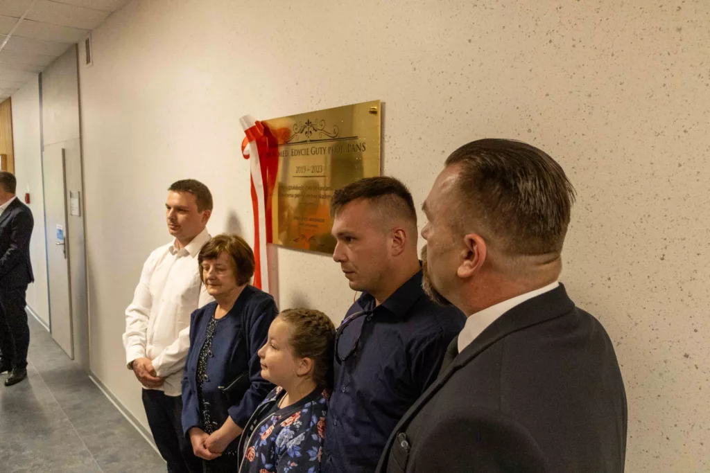 Nadanie Centrum Symulacji Medycznej imienia prof. Edyty Guty oraz odsłonięcie pamiątkowej tablicy