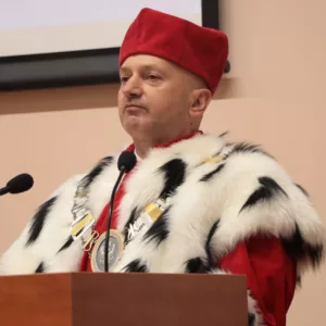 Prof. M. Delong, rektor, podczas przemówienia