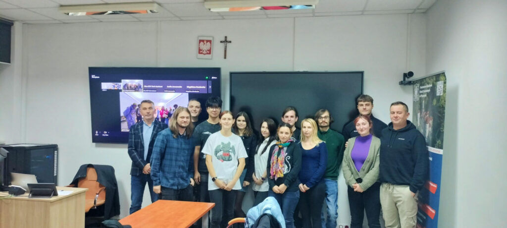 Studenci projektowania graficznego uczestniczą w projekcie Global Understanding