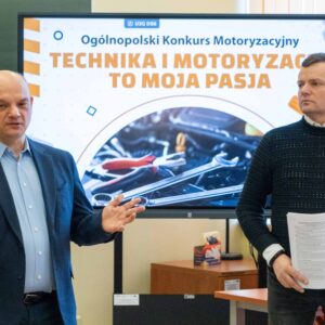 po lewej dr inż. Grzegorz Dzieniszewski, prof. PANS, po prawej mgr inż. Rafał Hajduk
