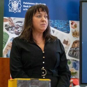 Dziekan Wydziału Nauk Technicznych i Sztuk Projektowych – dr inż. Wioletta Tomaszewska-Górecka, prof. PANS