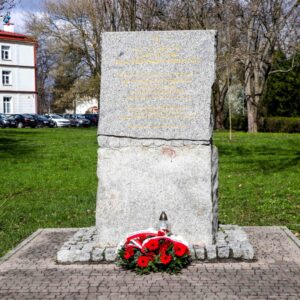 pomnik pamiątkowy w Parku Lubomirskich