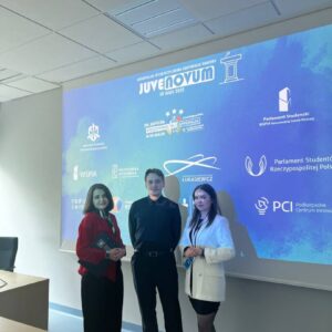 studenci kierunku informatyka w biznesie