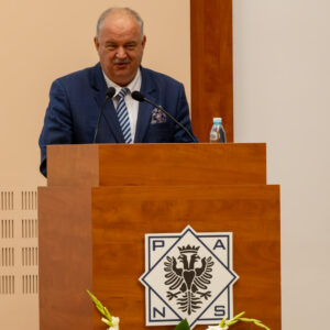 Wicemarszałek Województwa Podkarpackiego – Piotr Pilch przy mównicy
