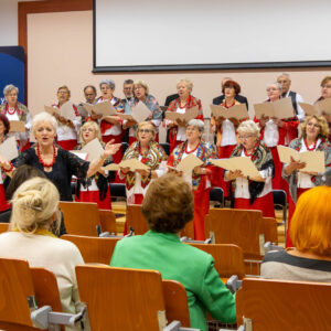 występ Chóru UTW Uniwersytetu Rzeszowskiego „Cantilena” im. Alicji Borowiec w Rzeszowie