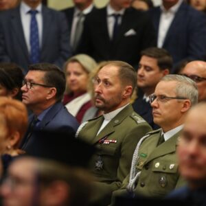 goście w uczelnianej auli