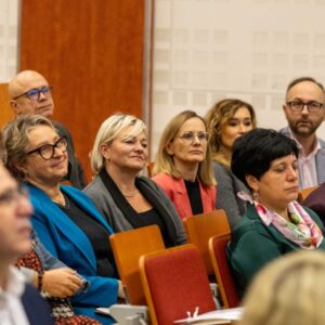 grono prelegentów, specjalistów, przedstawicieli instytucji oraz gości