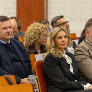 grono prelegentów, specjalistów, przedstawicieli instytucji oraz gości
