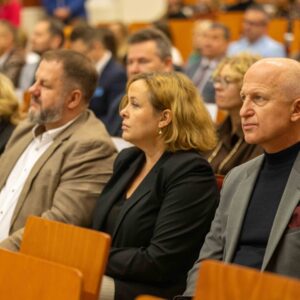 grono prelegentów, specjalistów, przedstawicieli instytucji oraz gości