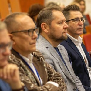 grono prelegentów, specjalistów, przedstawicieli instytucji oraz gości