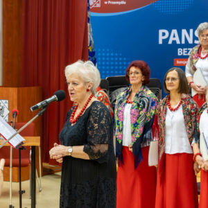 występ Chóru UTW Uniwersytetu Rzeszowskiego „Cantilena” im. Alicji Borowiec w Rzeszowie