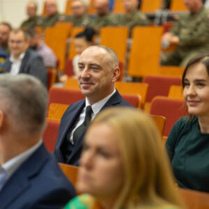 Uczestnicy konferencji w auli, na drugim planie R. Kijanka
