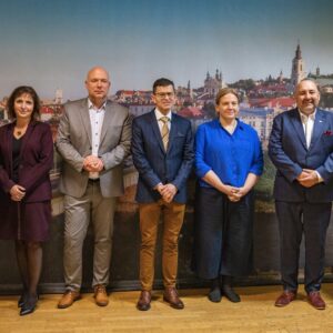 zdjęcie grupowe prelegentów