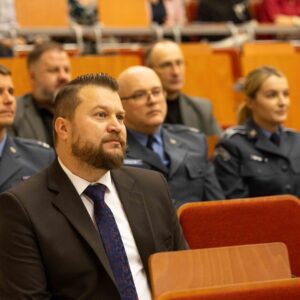 goście w uczelnianej Auli