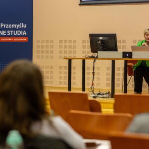 Pani Alicja Majka – pracownik Powiatowej Stacji Sanitarno-Epidemiologicznej w Przemyślu, koordynator oddziału Oświaty Zdrowotnej i Promocji Zdrowia