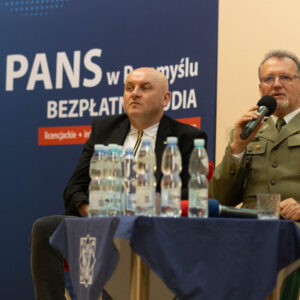 od lewej: Dziekan Wydziału Nauk Społecznych, Humanistycznych i Ochrony Zdrowia PANS oraz Kanclerz PANS