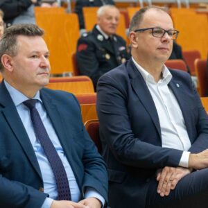 Prorektor ds. rozwoju i współpracy PANS – dr Sławomir Solecki (po lewej), Prezydent Miasta Przemyśla – Wojciech Bakun (po prawej)