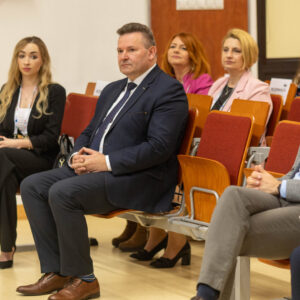 Uczestnicy konferencji, wśród nich dr S. Solecki