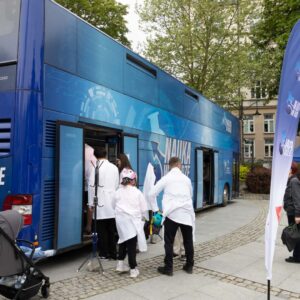 mobilne laboratorium Fundacji PGNiG
