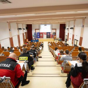 część pisemna konkursu (uczniowie w uczelnianej Auli)