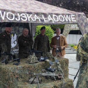 stoisko wystawiennicze Wojsk Lądowych