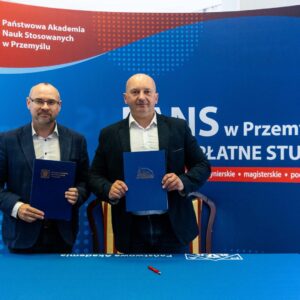 Przewodniczący Zarządu Regionu NSZZ „Solidarność” – Szymon Wawrzyszko (po lewej), Rektor – dr hab. Marek Delong, prof. PANS (po prawej)
