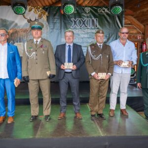 Władze PANS odbierają wyróżnienie