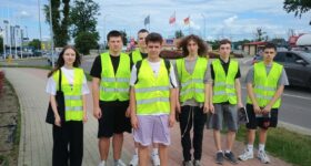 Studenci logistyki na zajęciach praktycznych