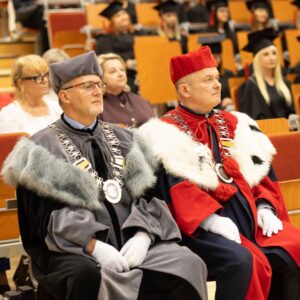 Od lewej: gen. D. Tracz, Kanclerz oraz prof. A. Kawecki, Prorektor