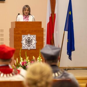 Głos zabiera D. Czuryk, przedstawicielka I roku studiów pielęgniarskich II st.
