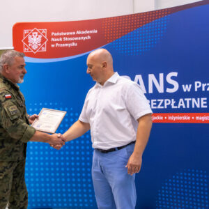 ppłk Grzegorz Grzegorzewski (Zastępca Dowódcy 20. PBOT) - po lewej, dr hab. Marek Delong, prof. PANS (JM Rektor) - po prawej