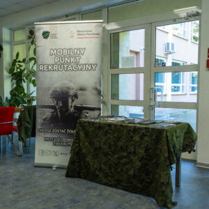 mobilny punkt rekrutacyjny Wojskowego Centrum Rekrutacji w Jarosławiu