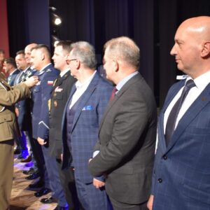 wręczenie pamiątkowych medali